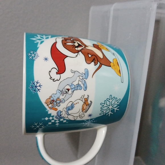 Tom & Jerry Vintage Veroni winter Snowman scene mug TM  Turner Entertainment s10 - Picture 3 of 9